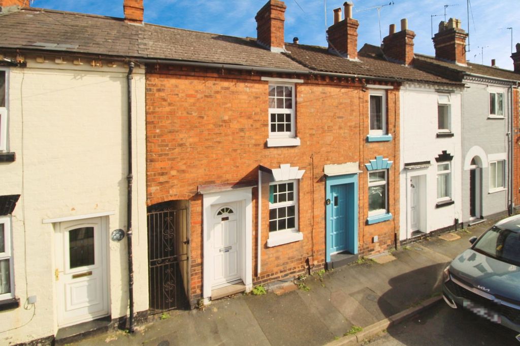 Property photo 1 of 17