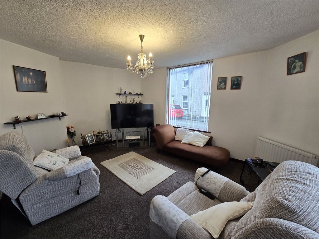 Property photo 2 of 18 Picture No. 05