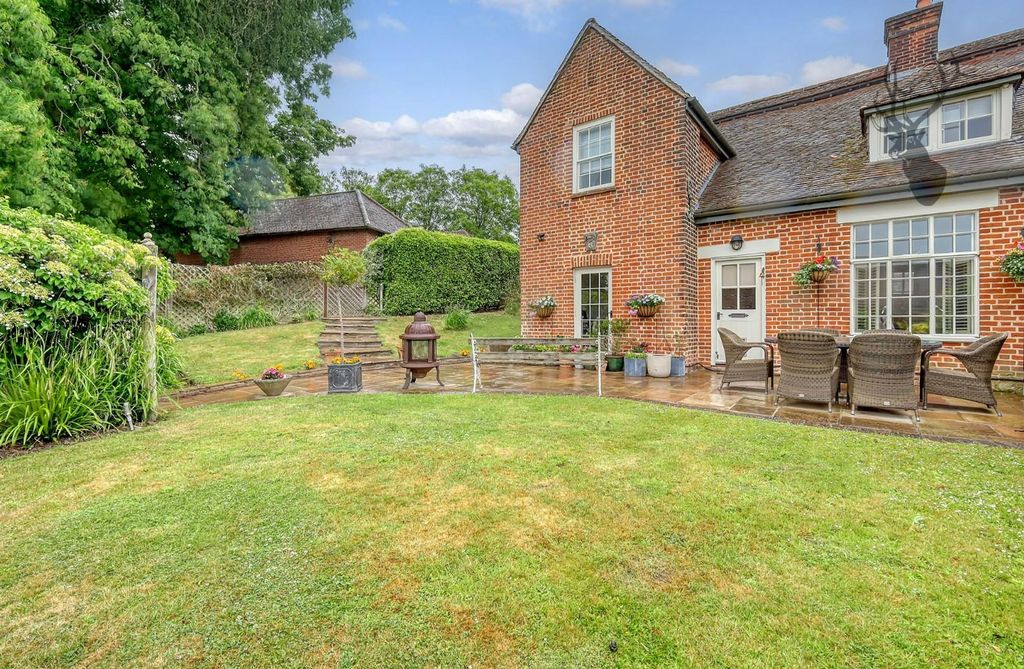 Property photo 2 of 28