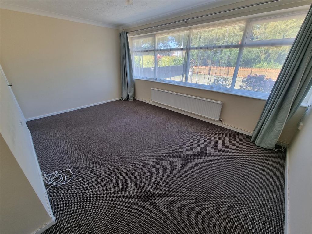 Property photo 2 of 13 Lounge