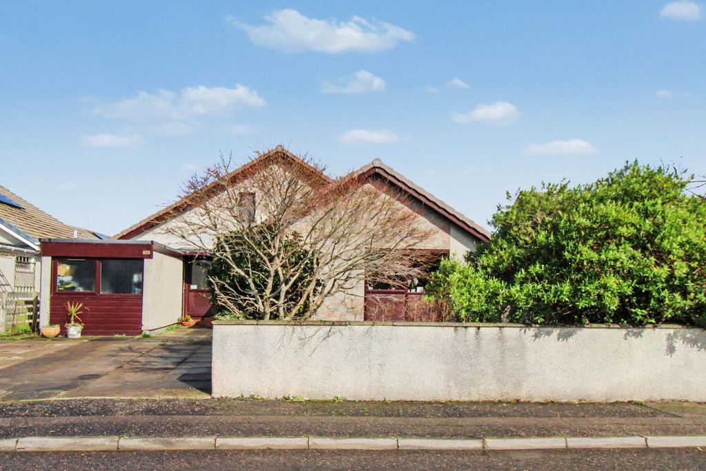 Property photo 1 of 27