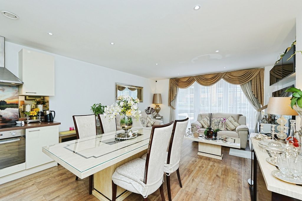 Property photo 2 of 9 Pbox-Img.Jpg