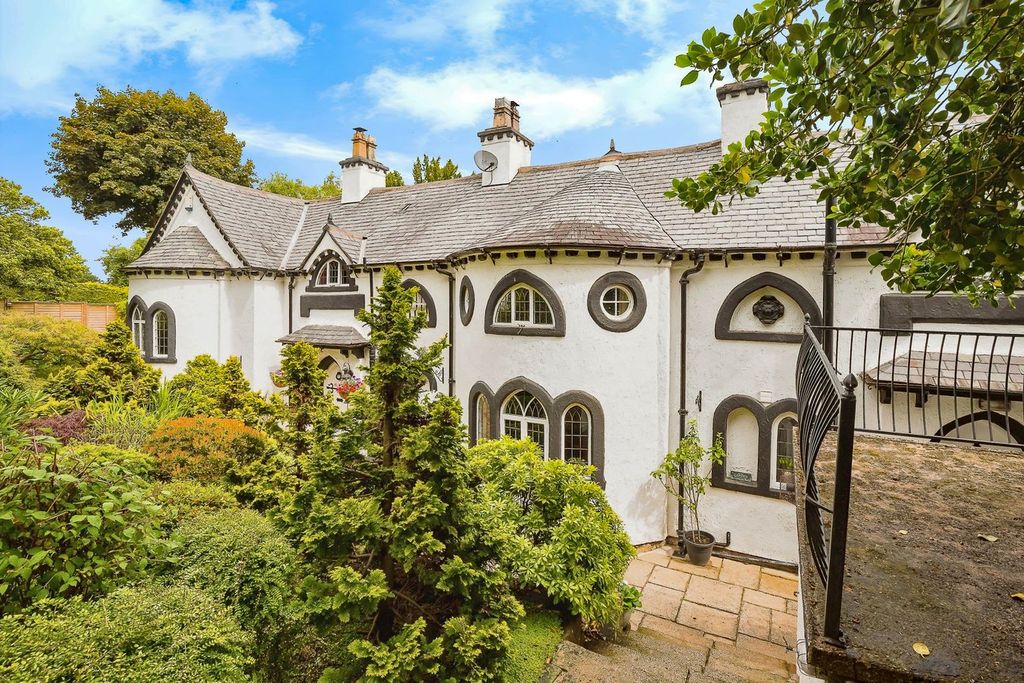 Property photo 1 of 32