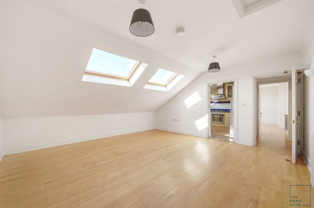 Property photo 2 of 15 Img_216_5_Original.Jpg