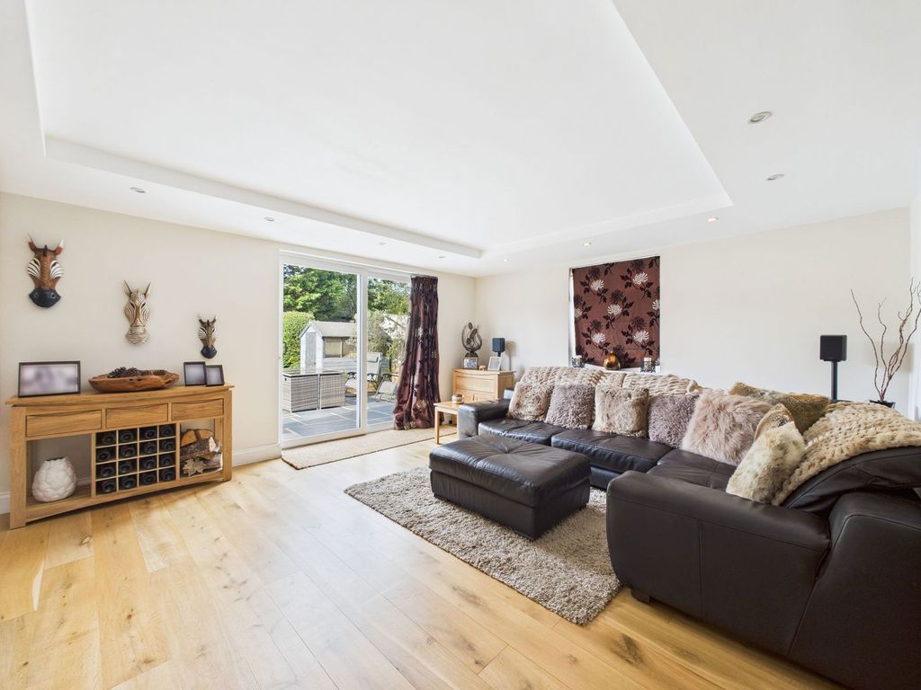 Property photo 3 of 32