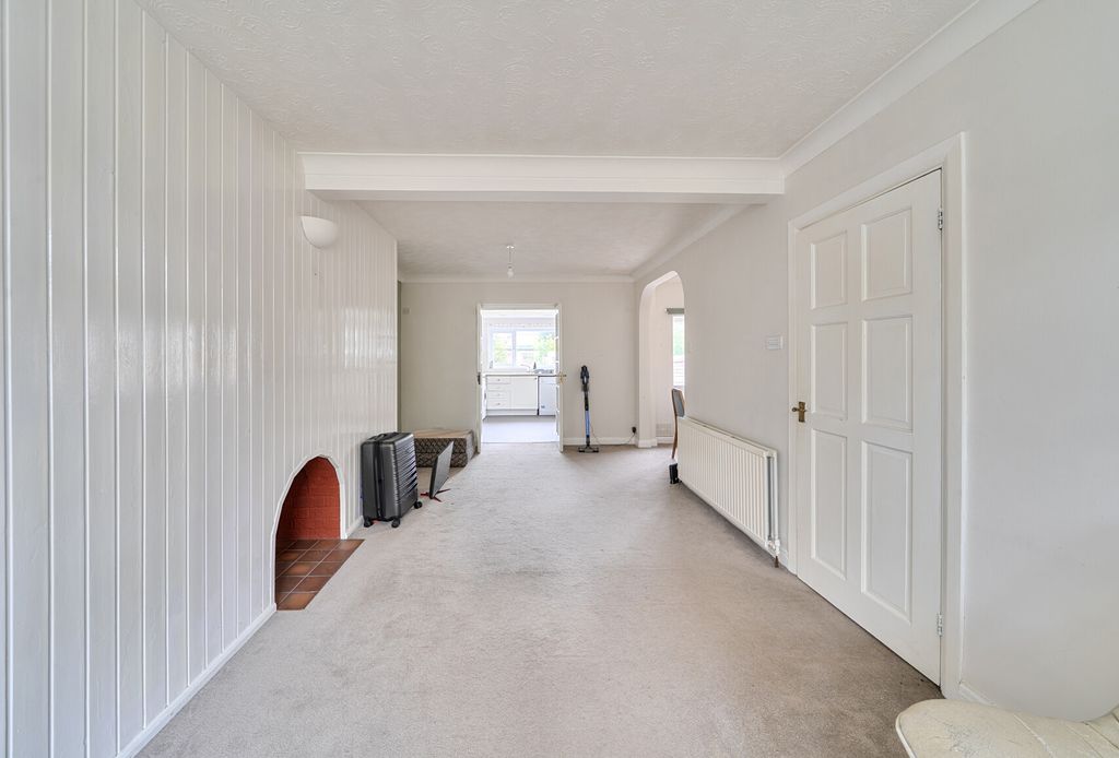 Property photo 2 of 10 1468724-12-6A1d65...