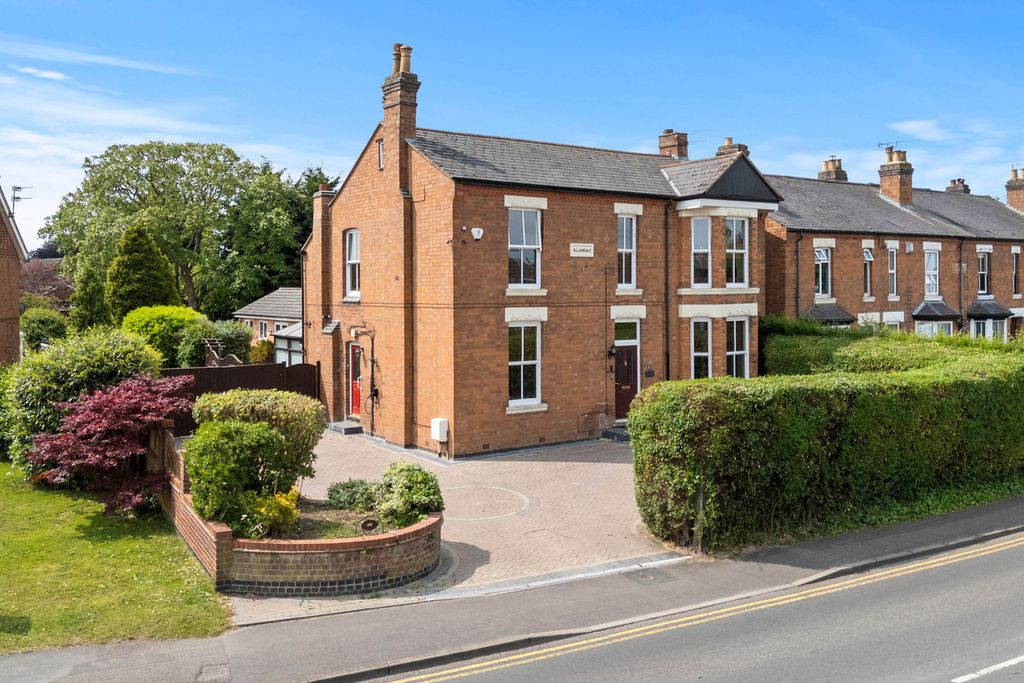 Property photo 1 of 35