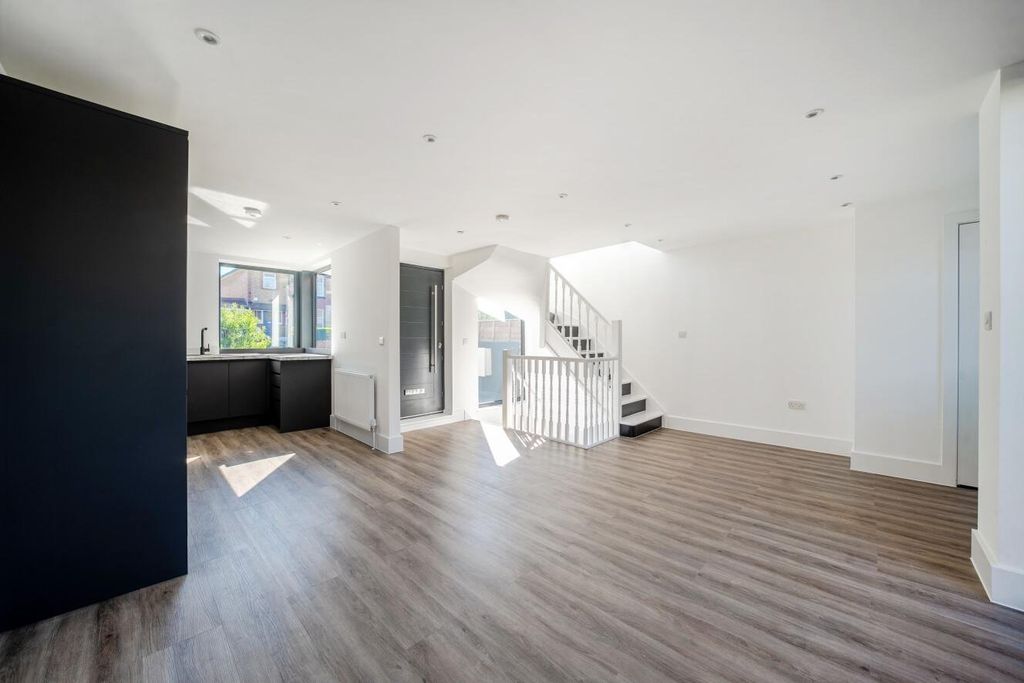 Property photo 2 of 16 Picture No. 02