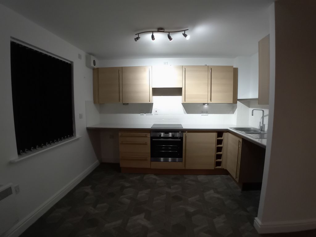 Property photo 3 of 11 Kitchen