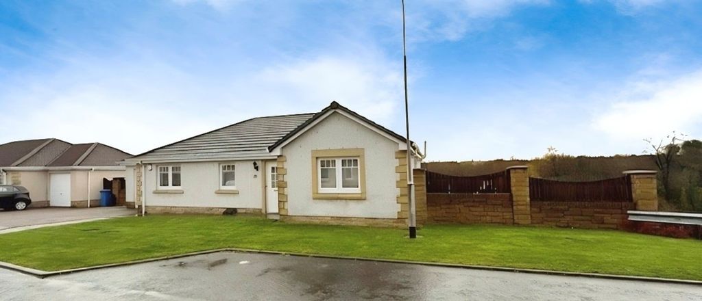 Property photo 2 of 36