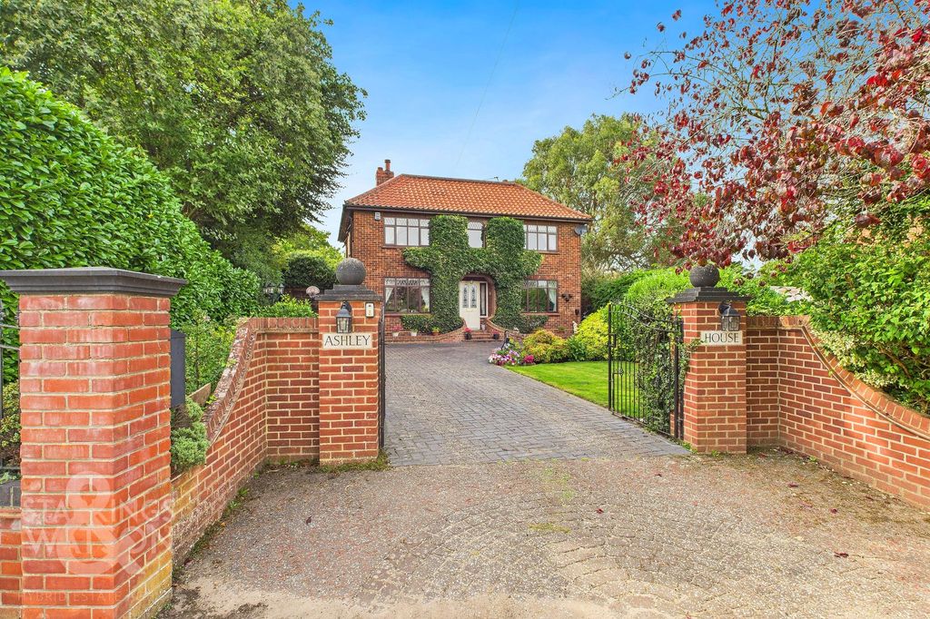 Property photo 1 of 32