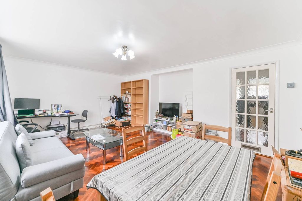 Property photo 3 of 11