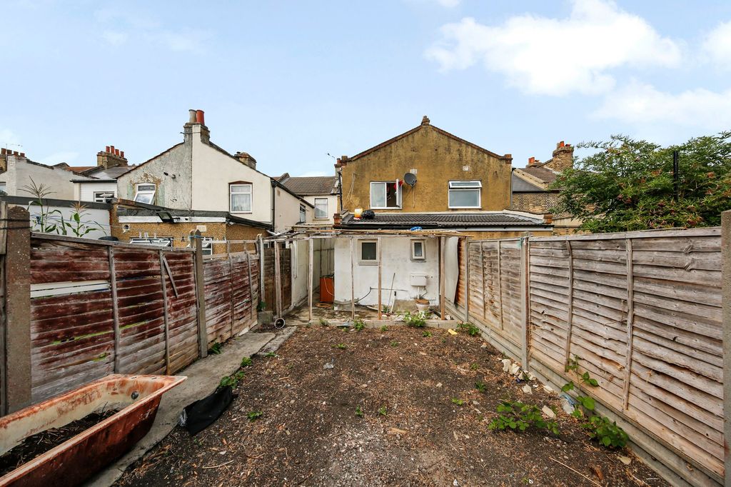 Property photo 2 of 13