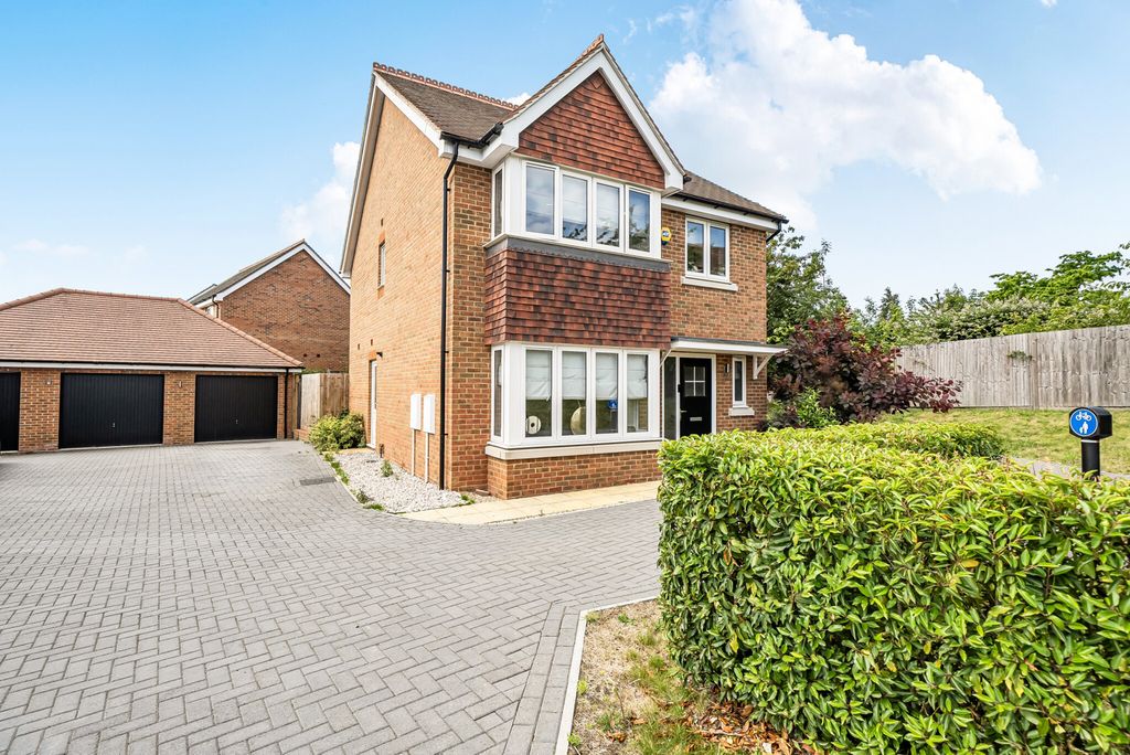 Property photo 1 of 21 1477217-24-6A3111...