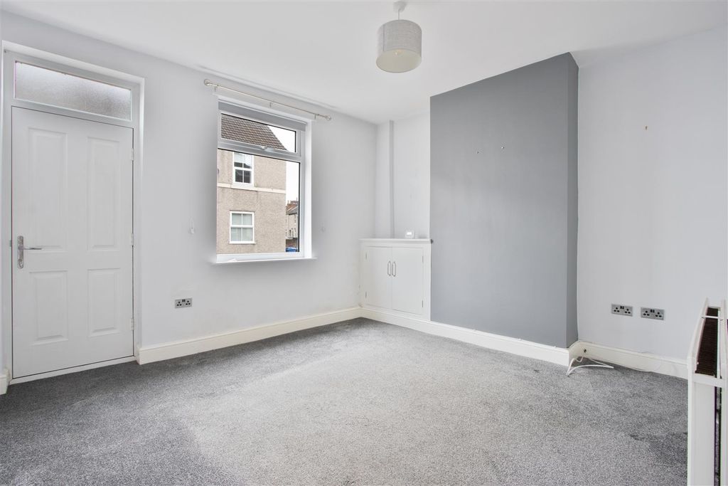 Property photo 3 of 12 Living Room