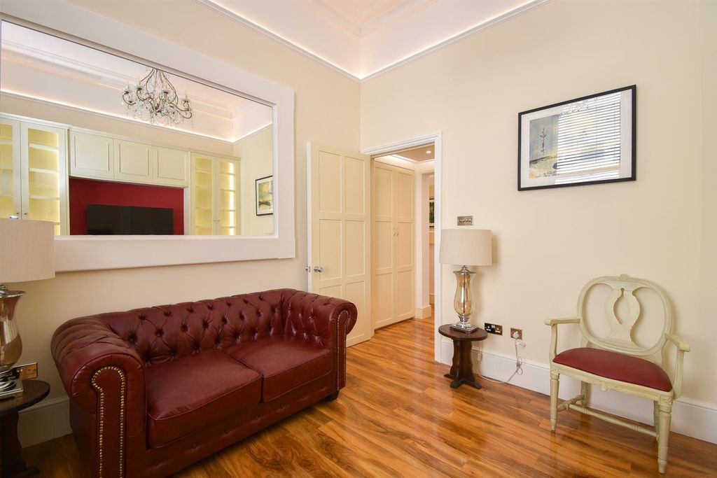 Property photo 1 of 12 Living Room