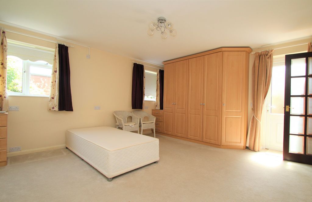 Property photo 3 of 14