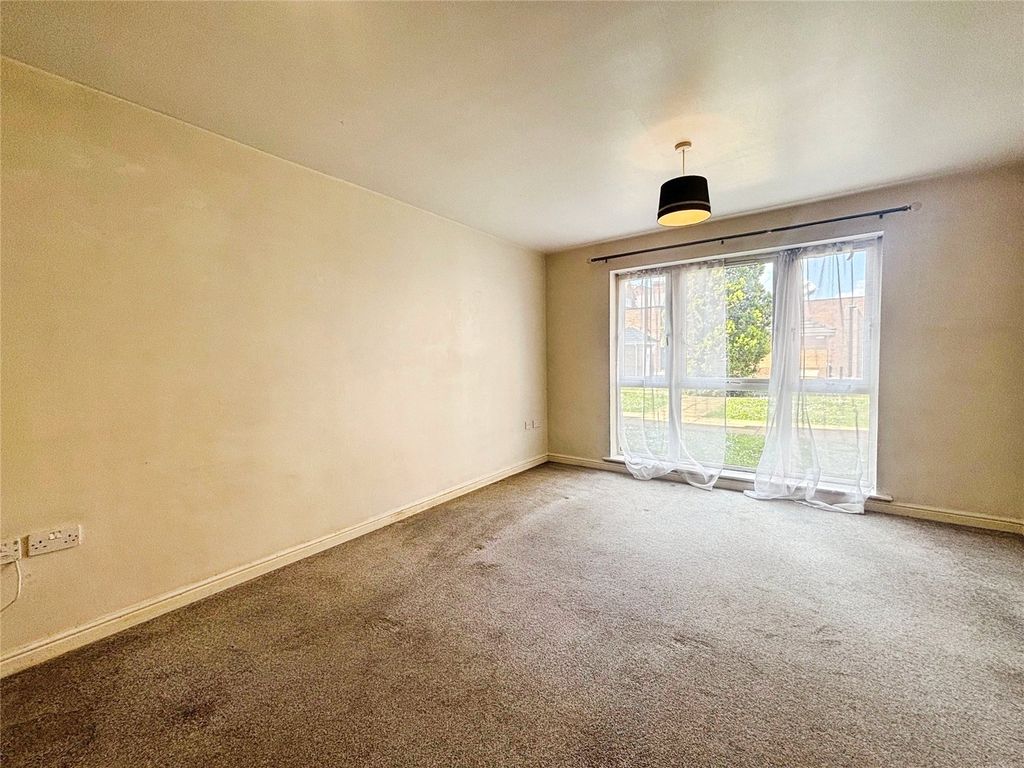 Property photo 3 of 8 Picture No. 04