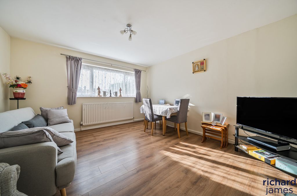 Property photo 3 of 10 Ad4Ccdefaea14431B0040d6746075F8d