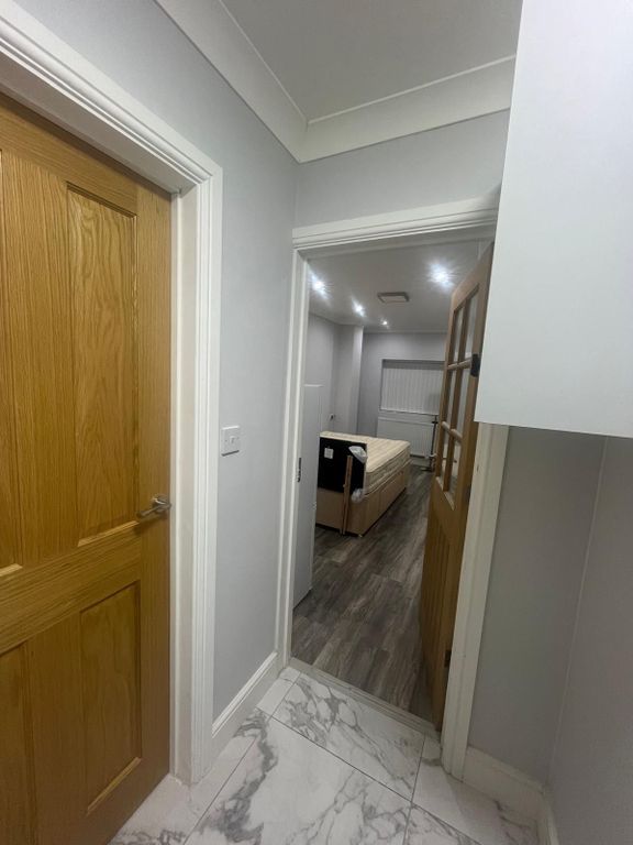 Property photo 1 of 7 Studio To Rent With All Bills Included,Northolt