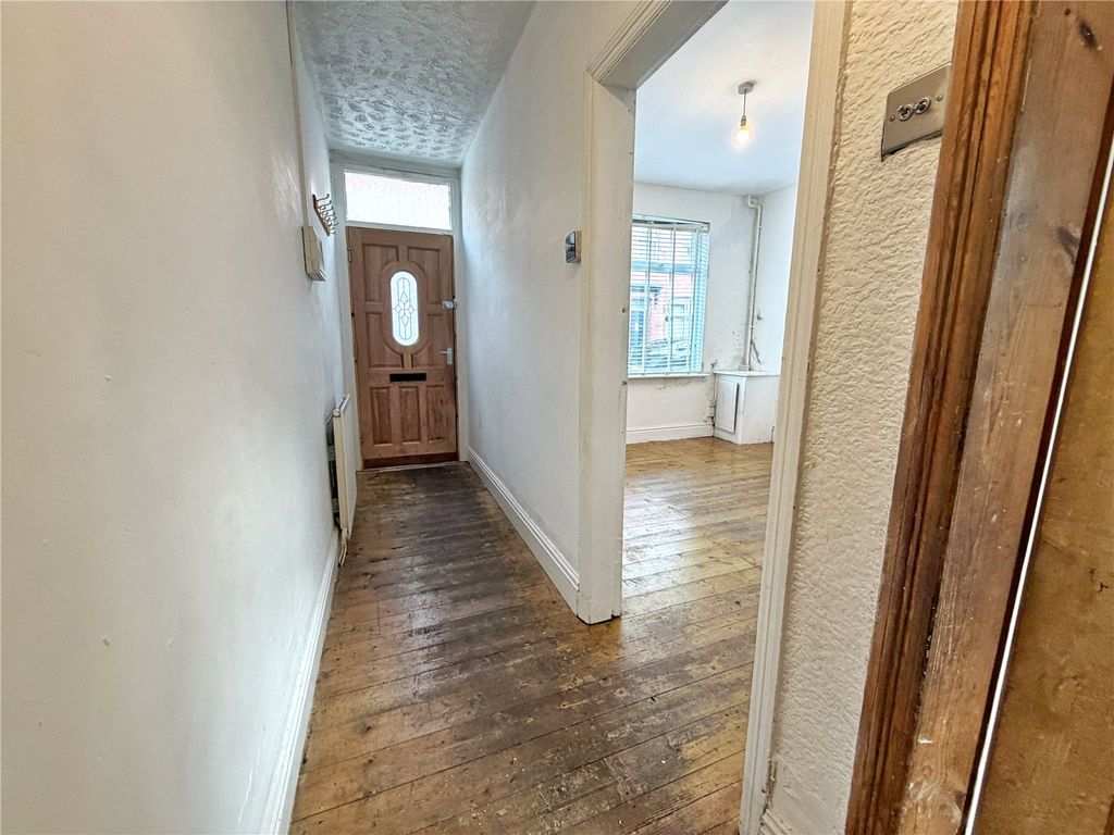 Property photo 2 of 19 Picture No. 12