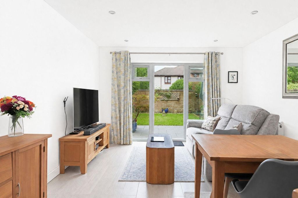 Property photo 2 of 18