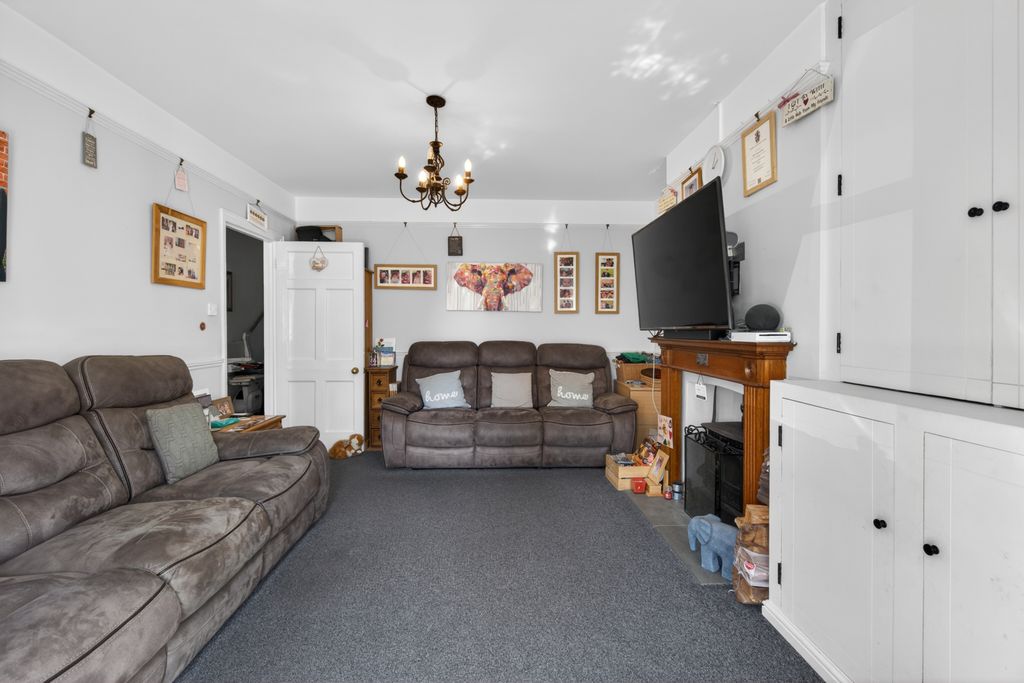 Property photo 3 of 21 A6707234