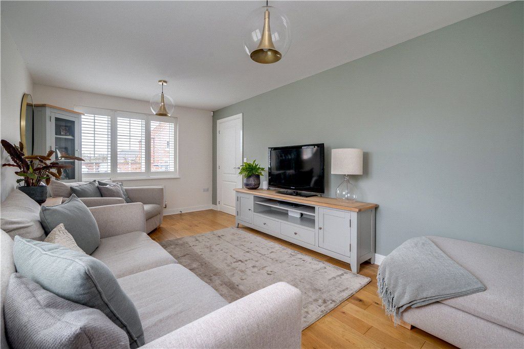 Property photo 2 of 20 Sitting Room