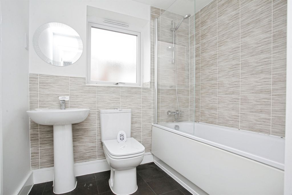 Additional image 17 of 2 bed flat for saleDoyle Close, Rugby CV21