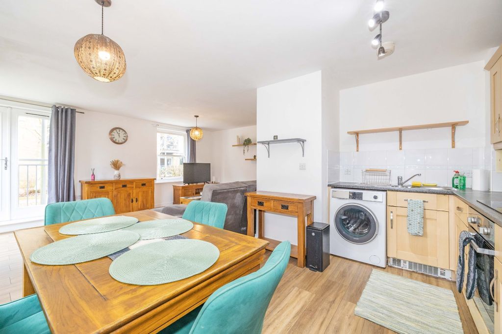 Property photo 3 of 7 Picture 3