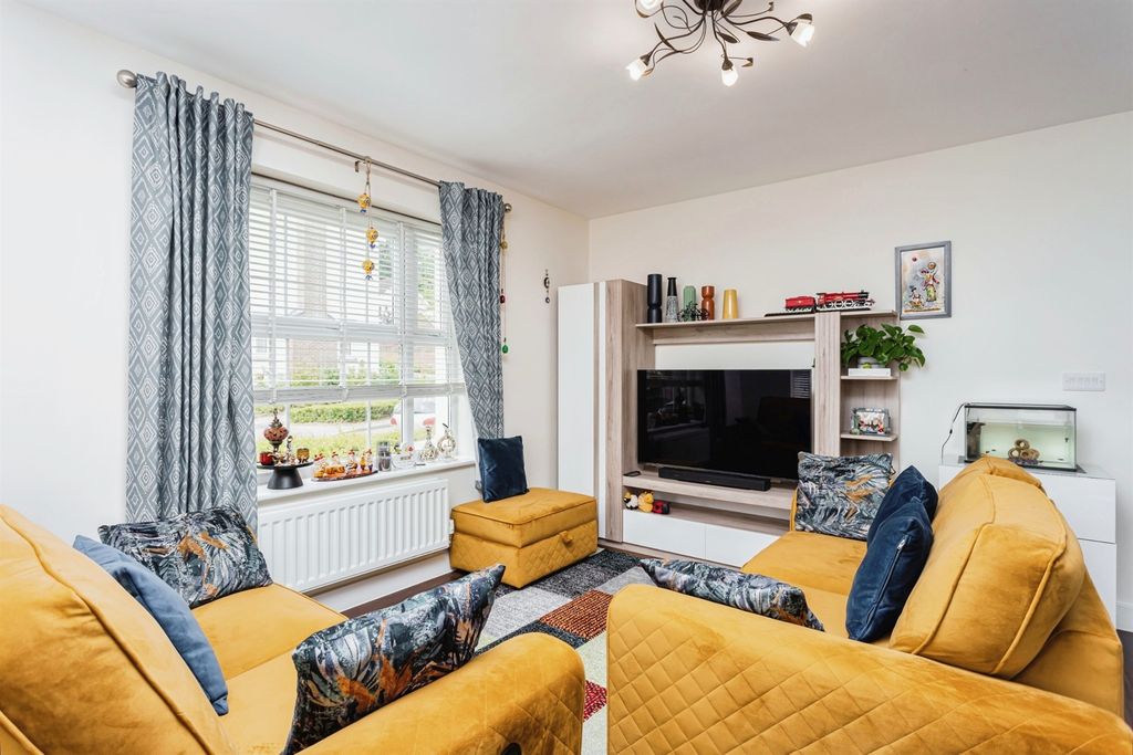 Property photo 2 of 15