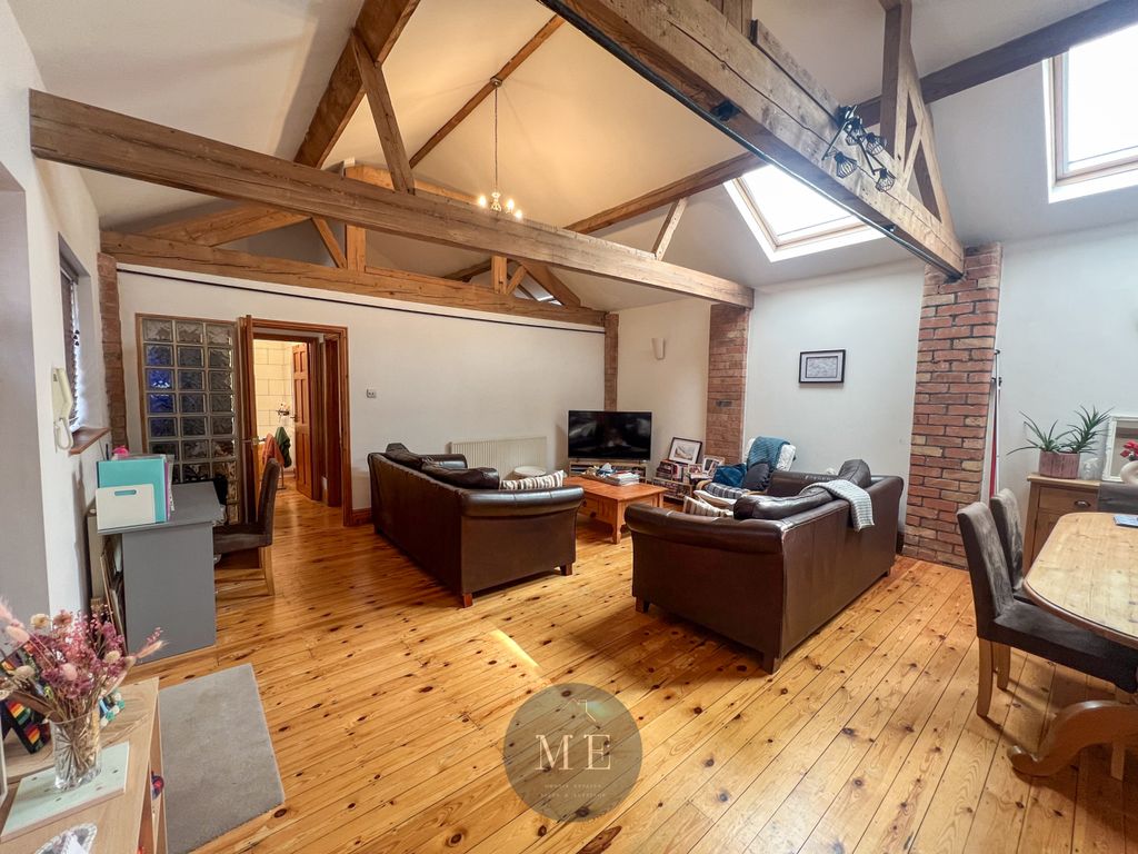 Property photo 1 of 13 Img_5445