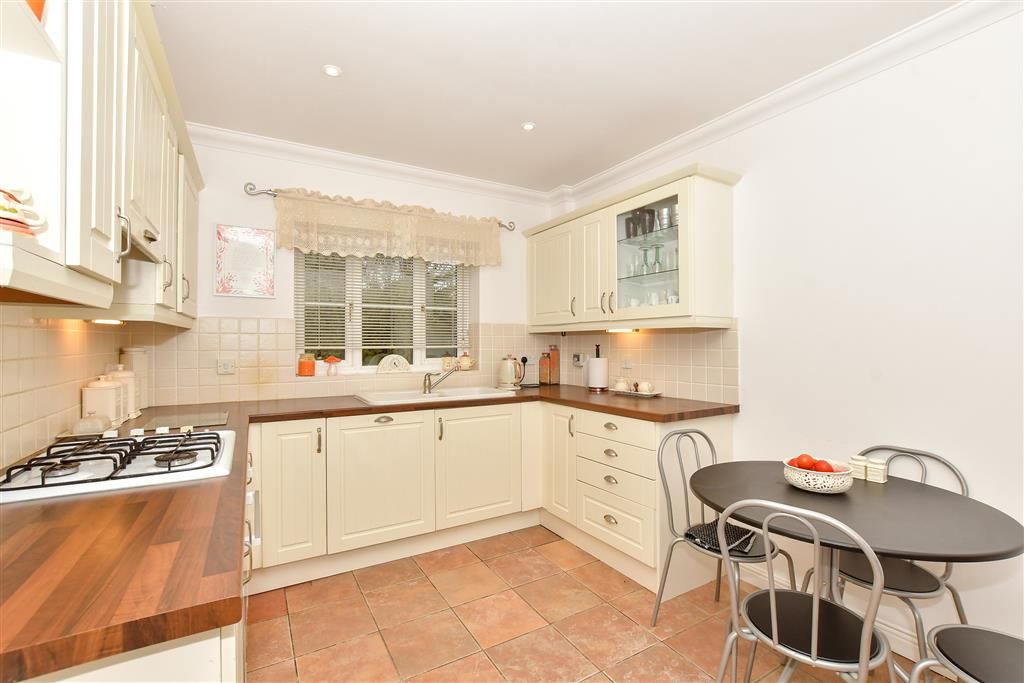 Property photo 2 of 12 Kitchen