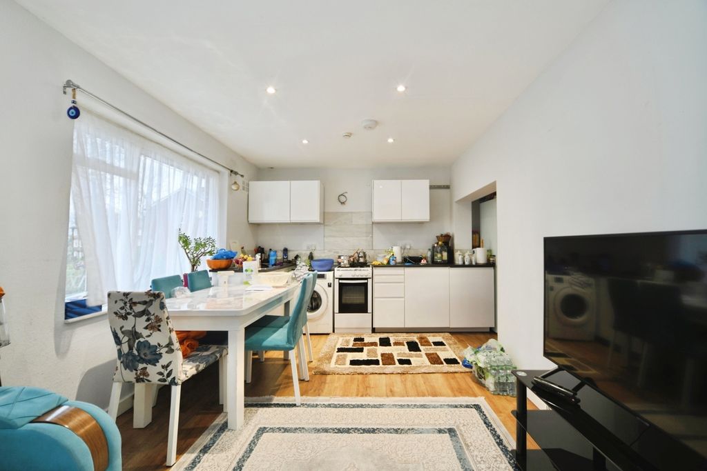 Property photo 2 of 11 Pbox-Img.Jpg