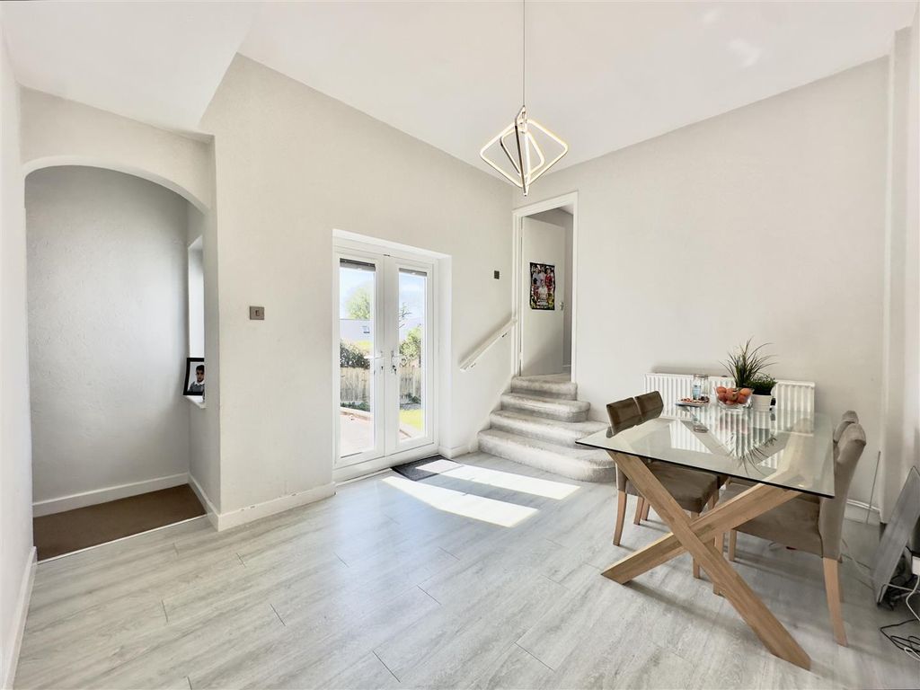Property photo 2 of 22 2