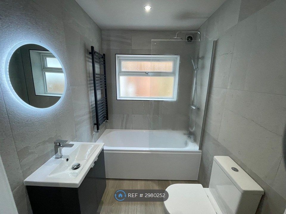 Property photo 3 of 13 Bathroom