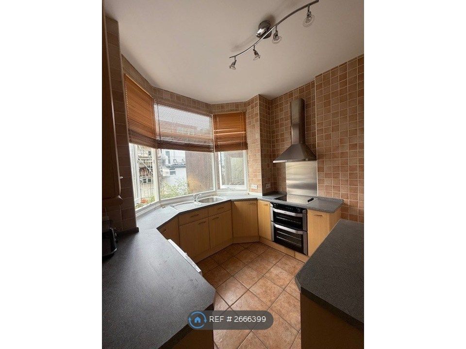 Property photo 2 of 14 Kitchen