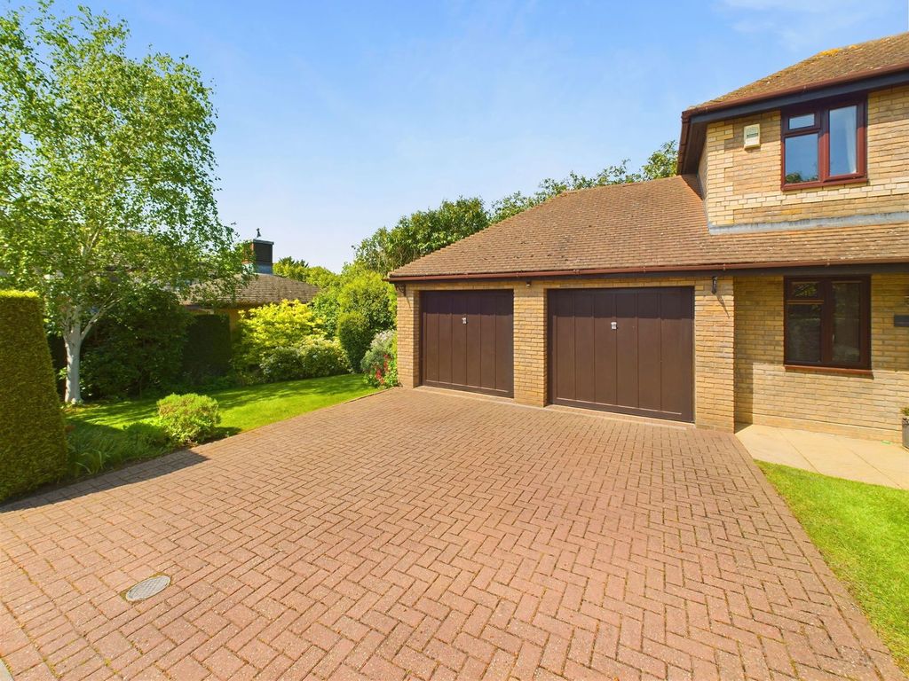 Property photo 3 of 32
