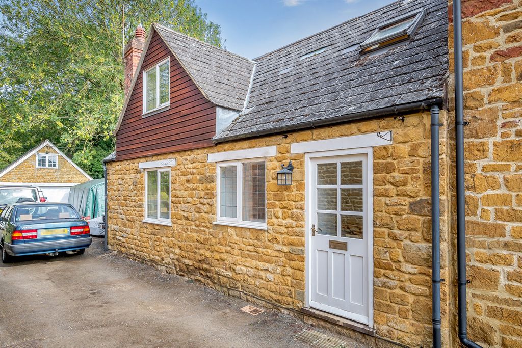 Property photo 3 of 37