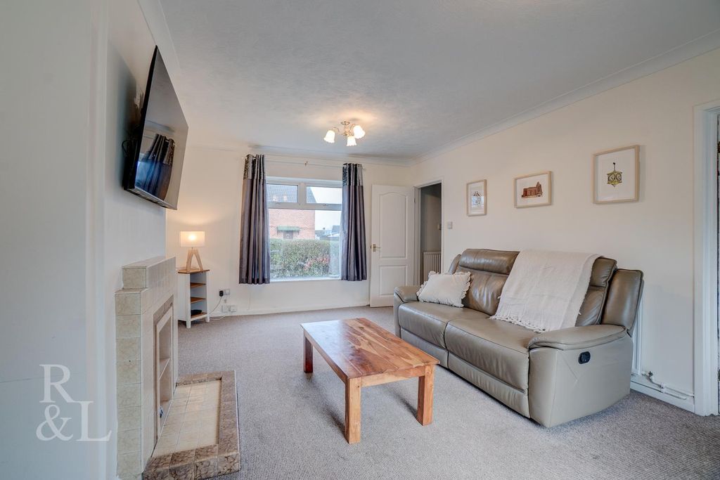 Property photo 3 of 15 Batched  (9).Jpg