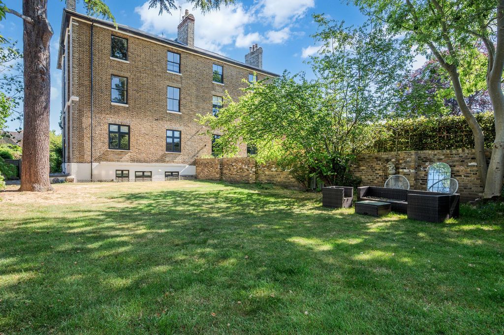 Property photo 3 of 10