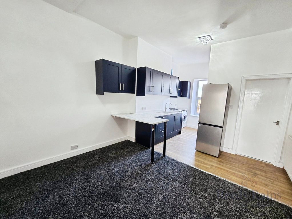 Property photo 3 of 14 Picture No. 10