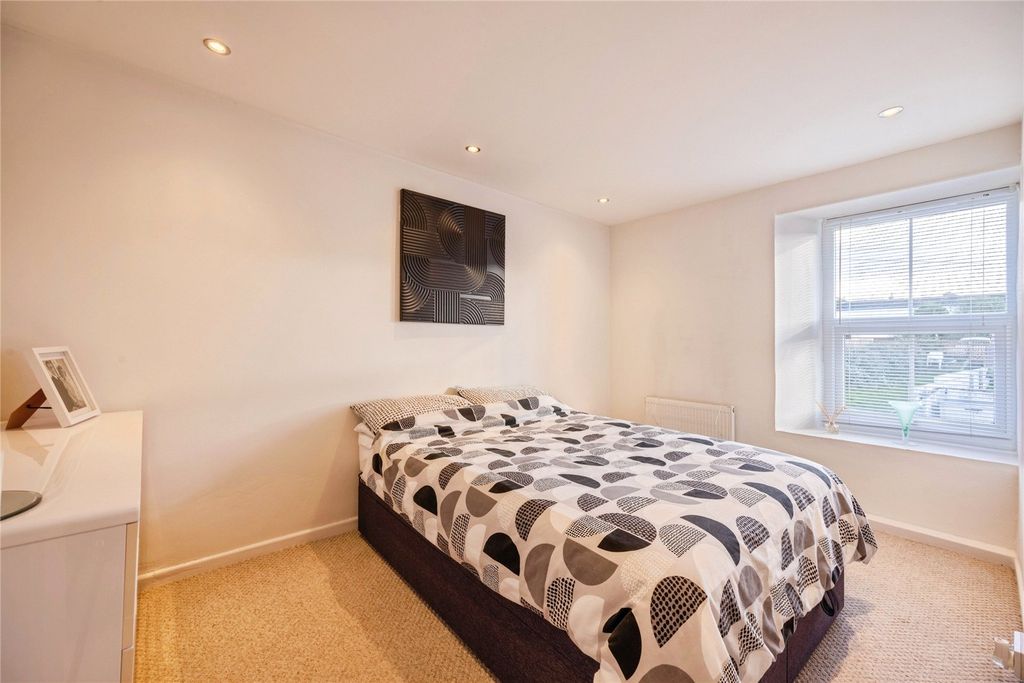 Property photo 3 of 14 Picture No. 30