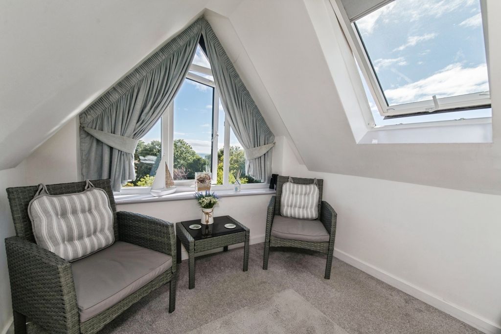 Property photo 3 of 24 Pbox-Img.Jpg