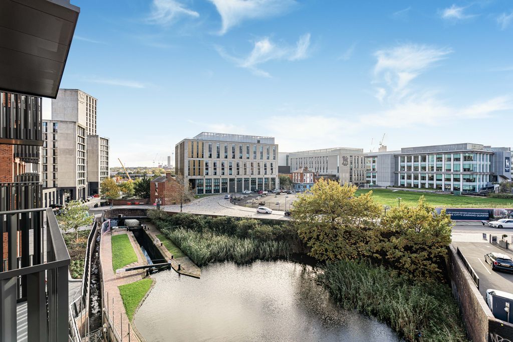 Property photo 2 of 19 12_66645