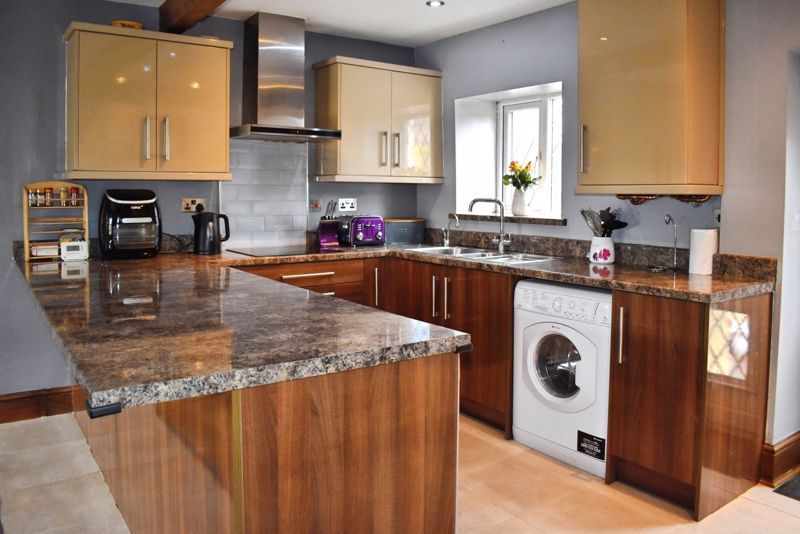 Property photo 3 of 25 Kitchen