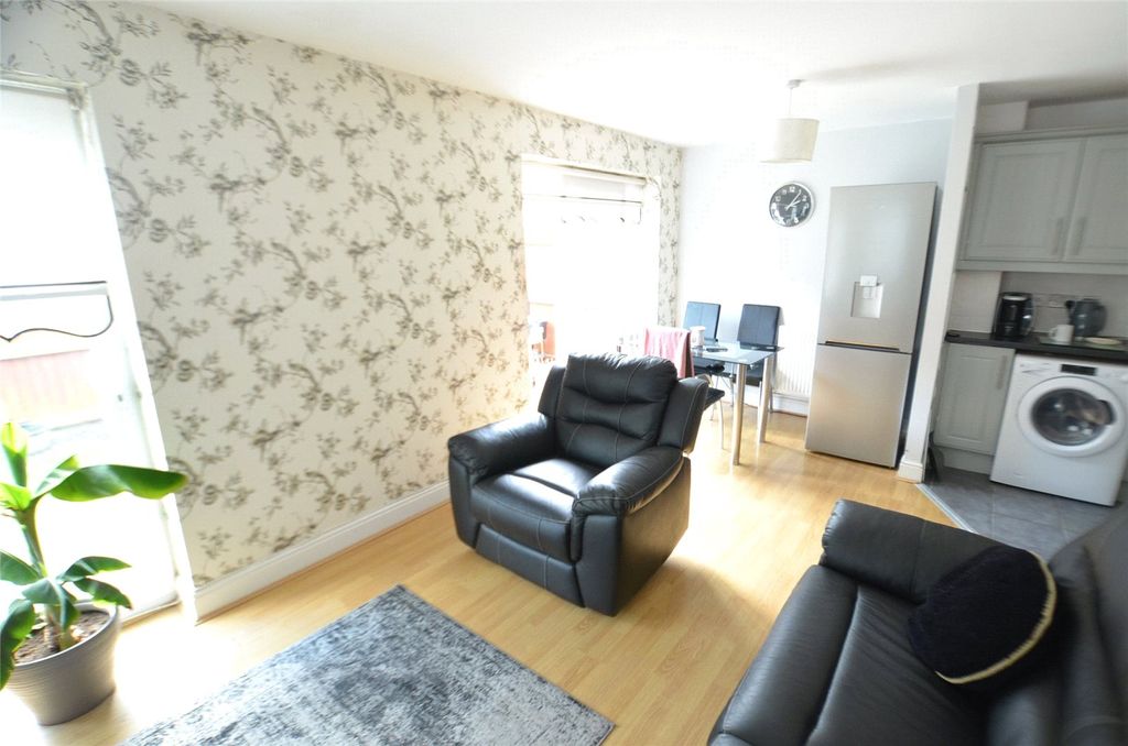 Property photo 2 of 9 Picture No. 08