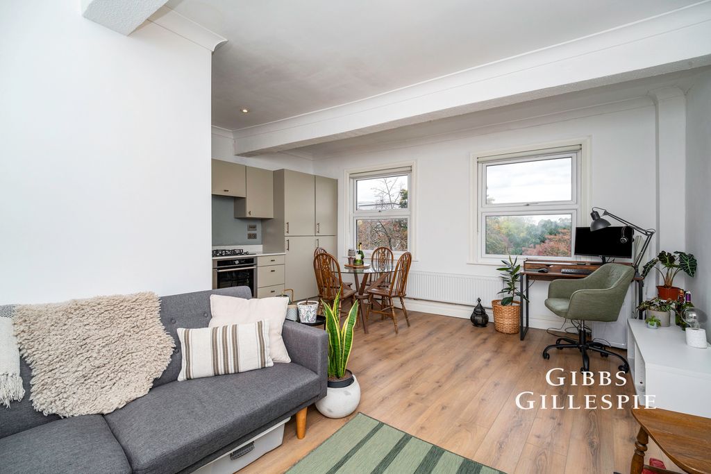 Property photo 1 of 10 Photo