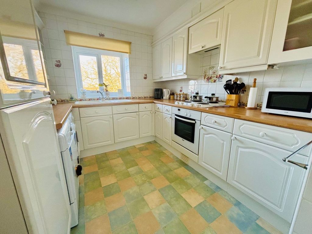 Property photo 2 of 13