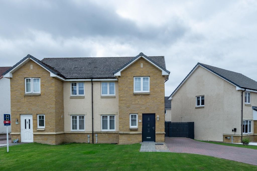 Property photo 1 of 16 External